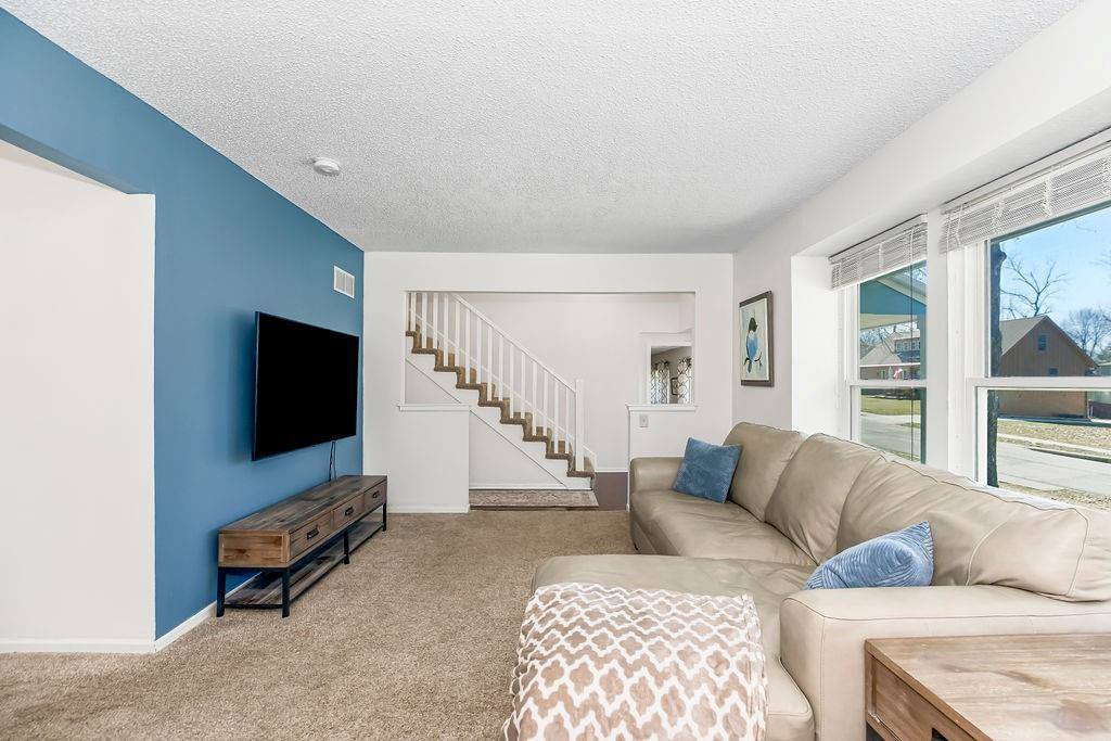 13014 West 102ND Street, Lenexa, KS 66215