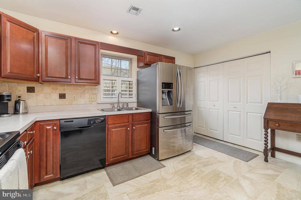 311 Melbourne Lane, Mechanicsburg, PA 17055