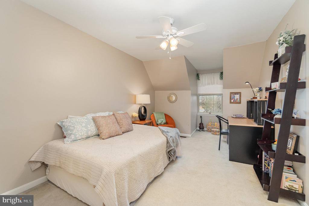 311 Melbourne Lane, Mechanicsburg, PA 17055