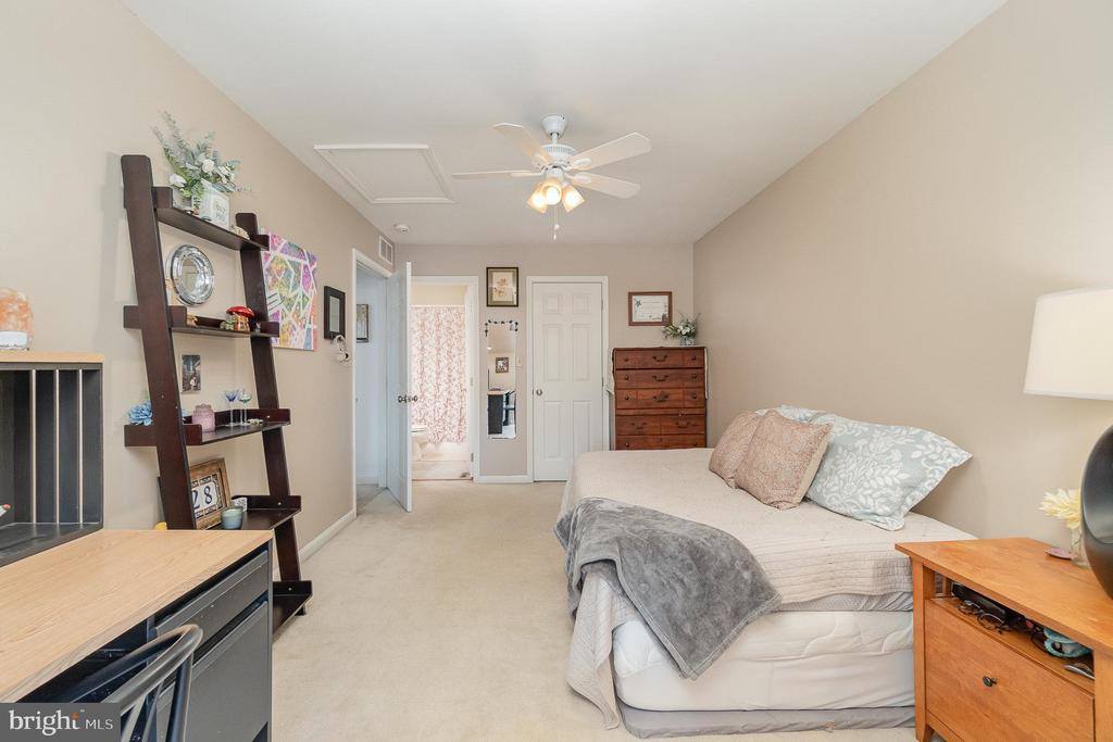 311 Melbourne Lane, Mechanicsburg, PA 17055