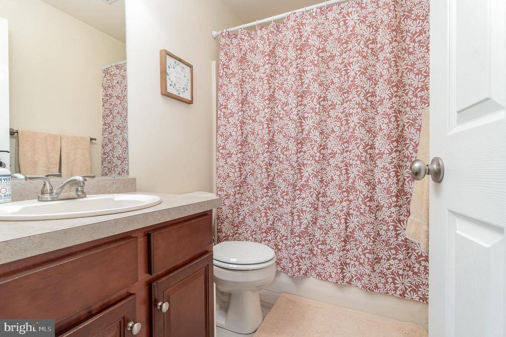 311 Melbourne Lane, Mechanicsburg, PA 17055