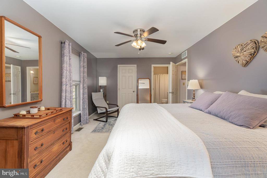 311 Melbourne Lane, Mechanicsburg, PA 17055