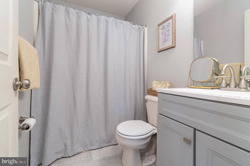 311 Melbourne Lane, Mechanicsburg, PA 17055