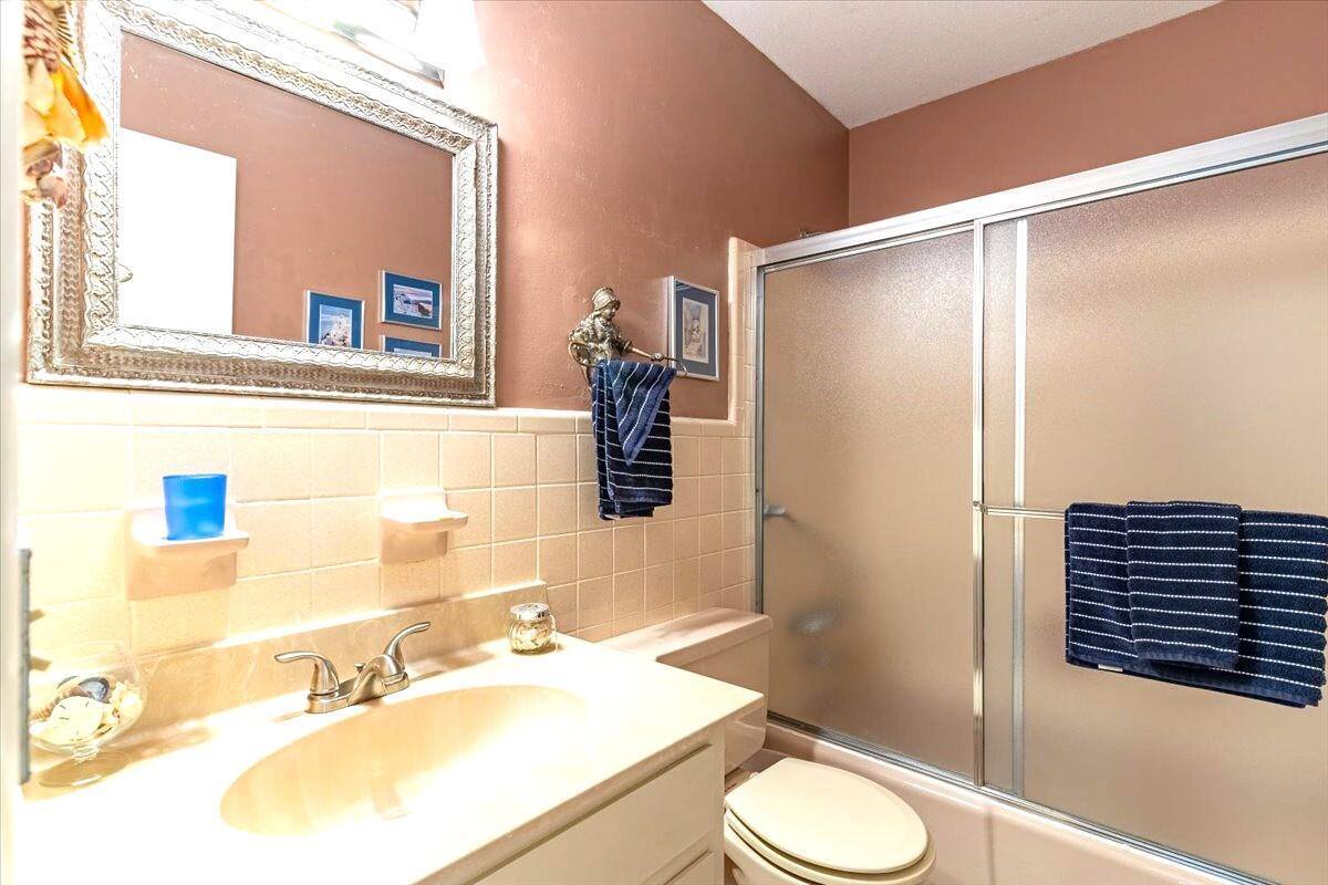 604 NE Merioneth Drive, Fort Walton Beach, FL 32547