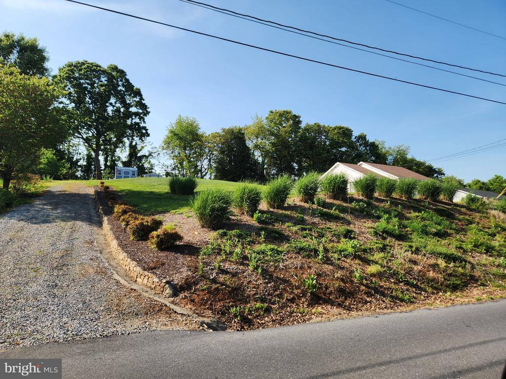 32 Greenfield Road, Luray, VA 22835