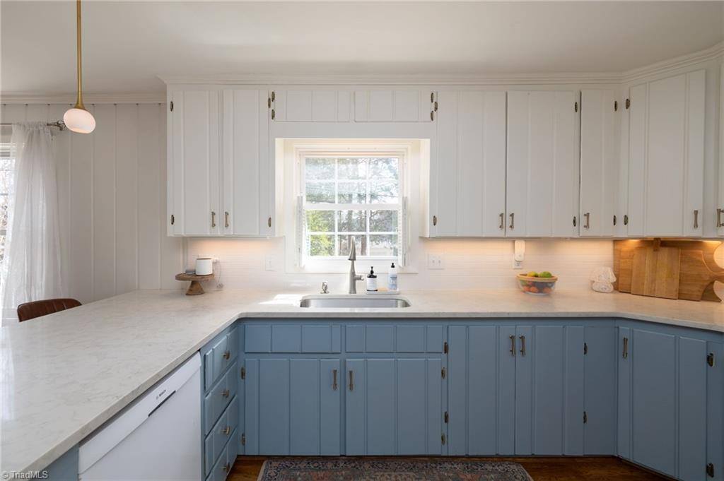 300 North Hawthorne Road, Winston-Salem, NC 27104