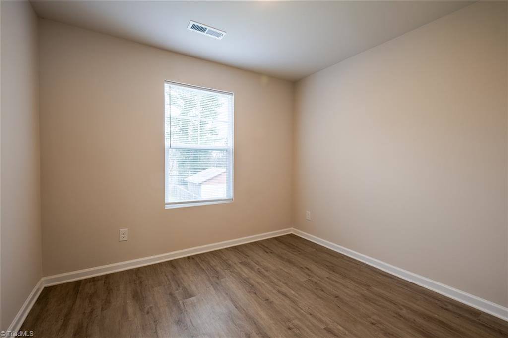 807 Akron Drive, Winston-Salem, NC 27105