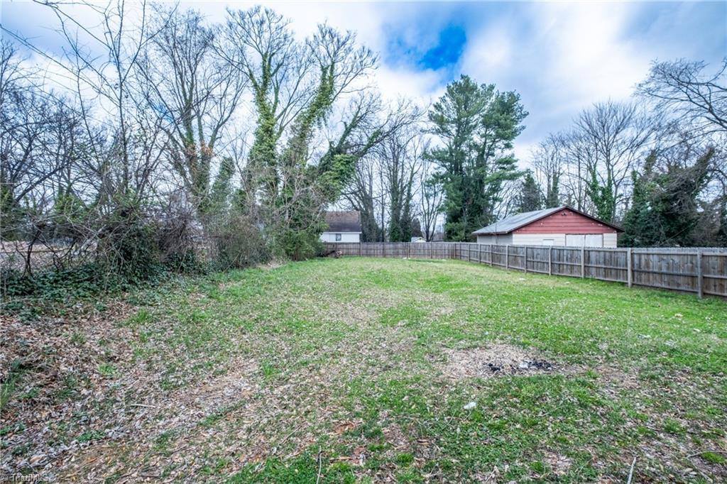 807 Akron Drive, Winston-Salem, NC 27105