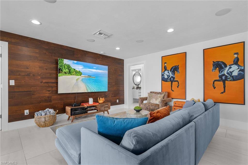 2530 SE 28th St, Cape Coral, FL 33904