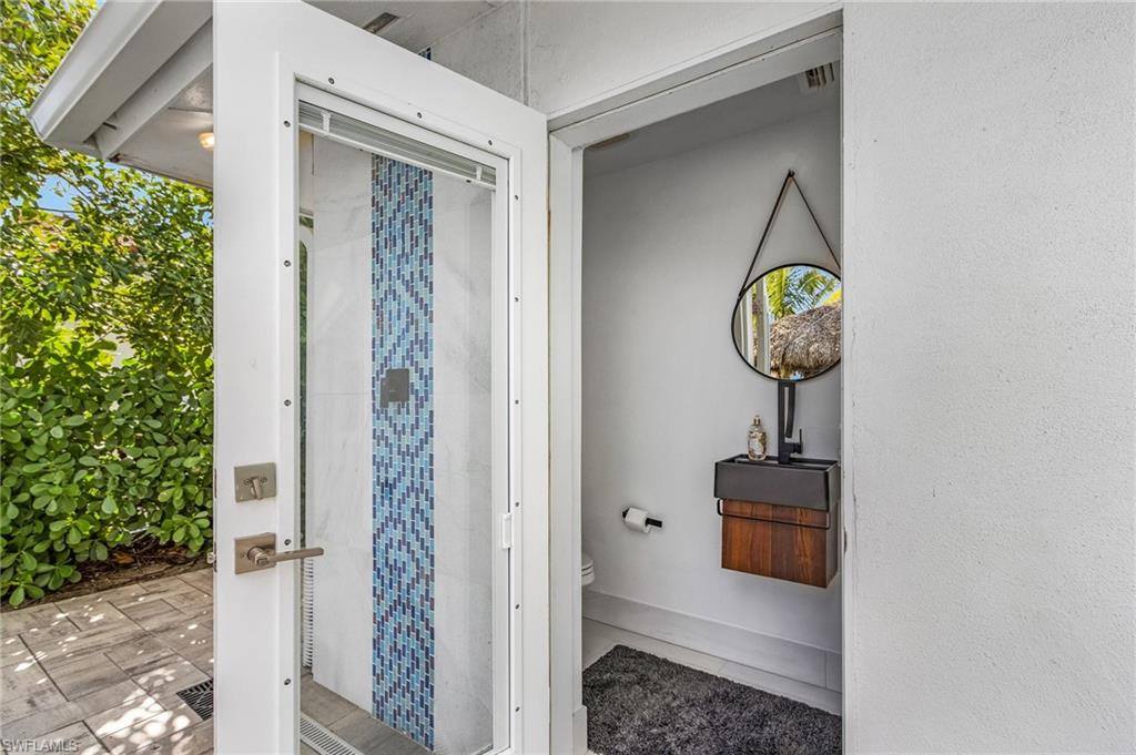 2530 SE 28th St, Cape Coral, FL 33904