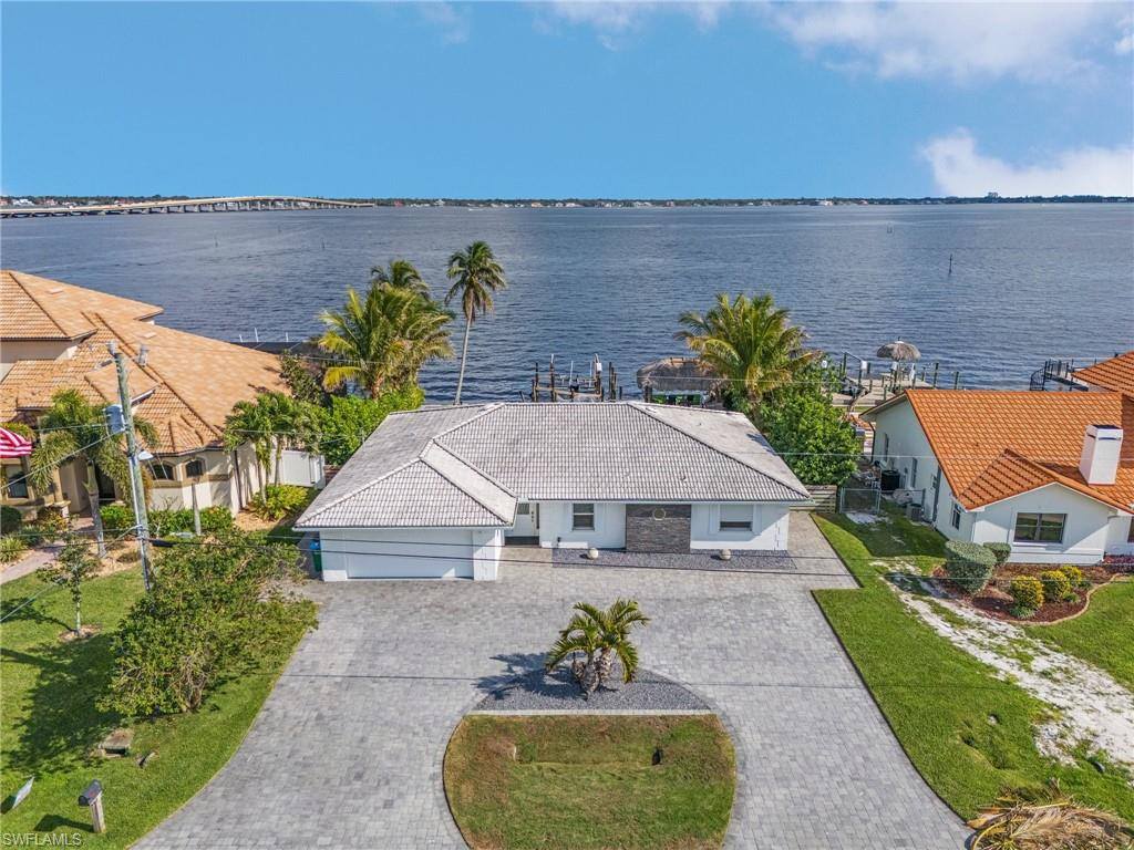 2530 SE 28th St, Cape Coral, FL 33904