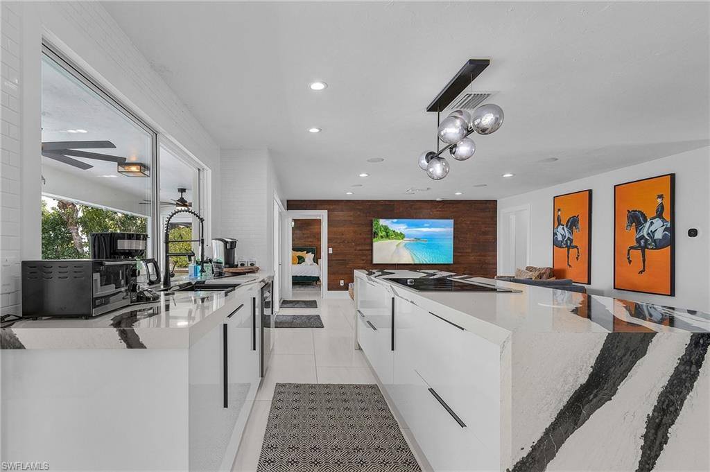 2530 SE 28th St, Cape Coral, FL 33904