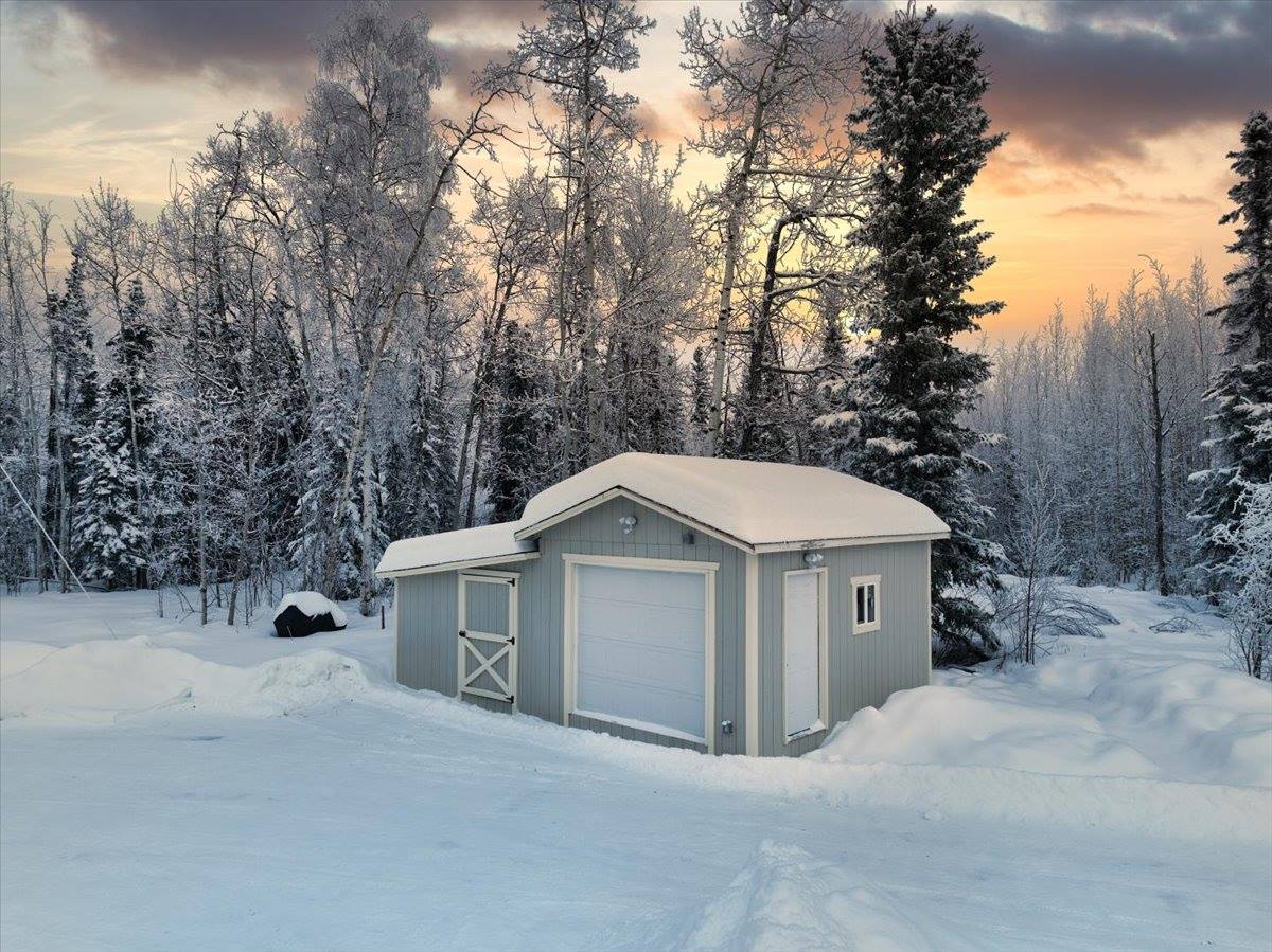 3835 Peter Hawk Ave, North Pole, AK 99705