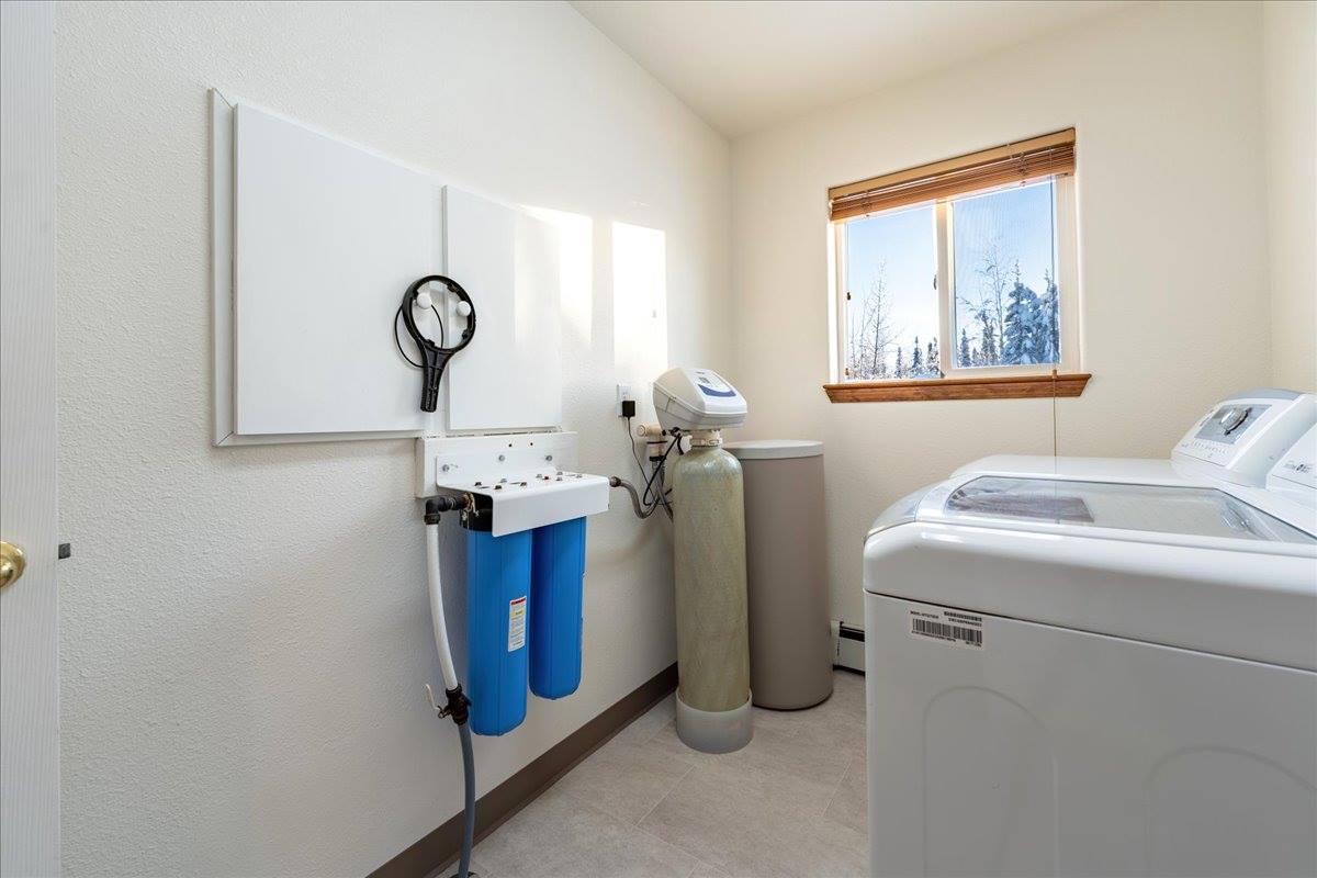 3835 Peter Hawk Ave, North Pole, AK 99705