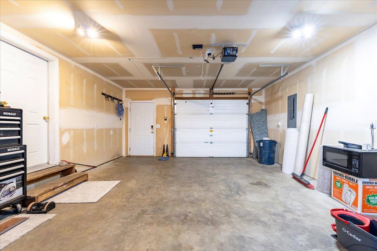 3835 Peter Hawk Ave, North Pole, AK 99705