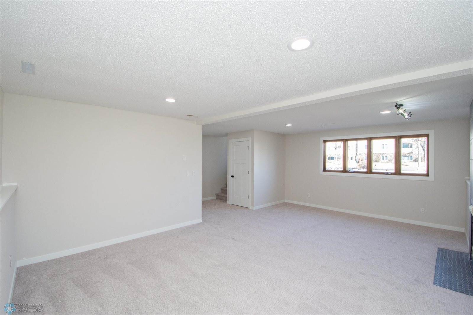 2202 33rd Avenue South, Fargo, ND 58104