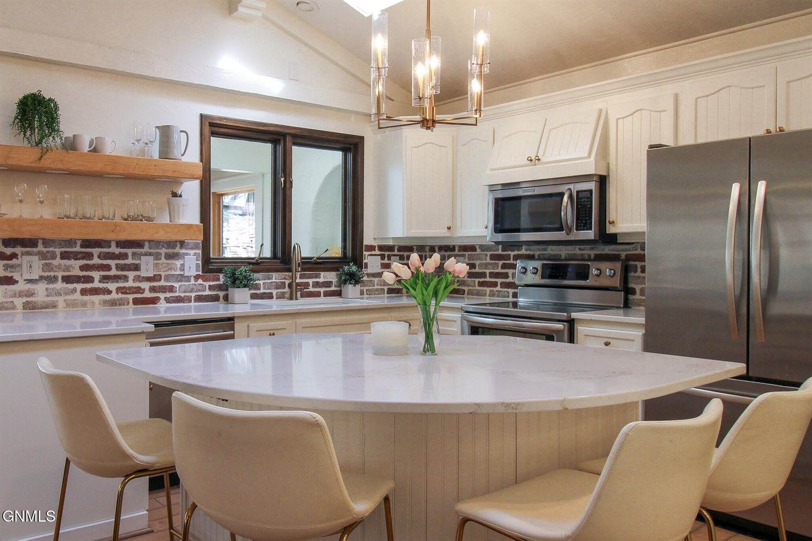 1108 N Parkview Drive, Bismarck, ND 58501