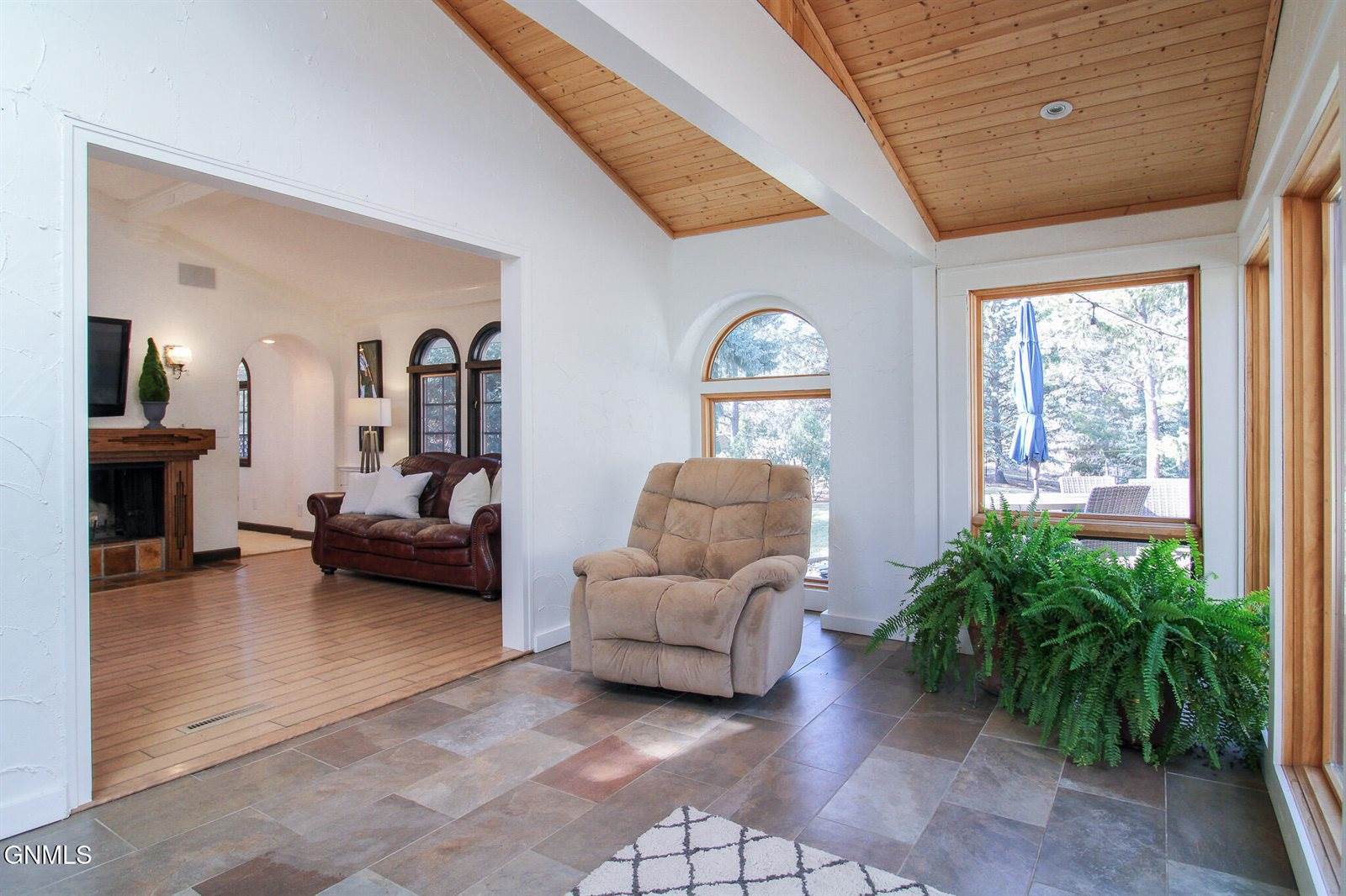 1108 N Parkview Drive, Bismarck, ND 58501