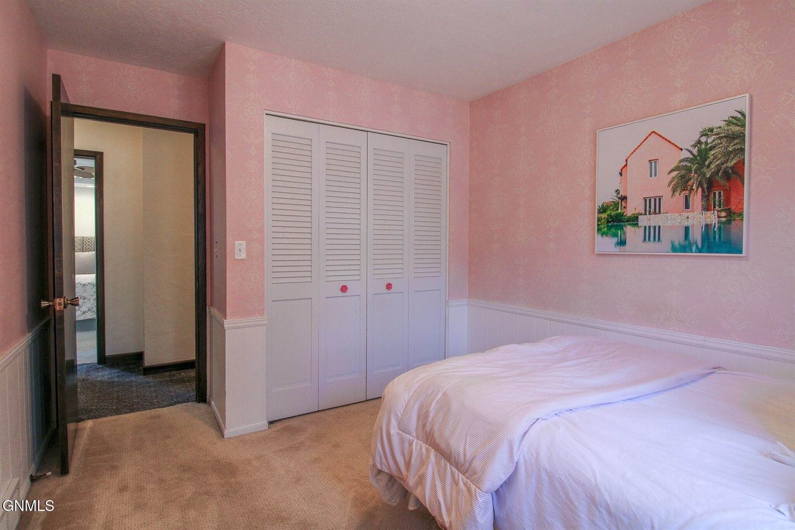 1108 N Parkview Drive, Bismarck, ND 58501