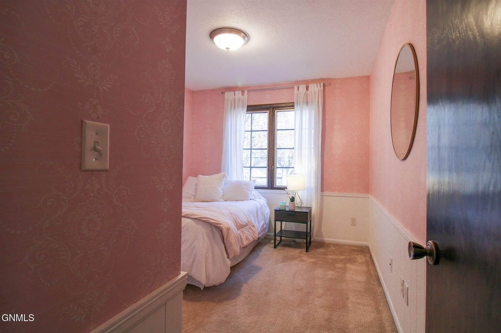 1108 N Parkview Drive, Bismarck, ND 58501