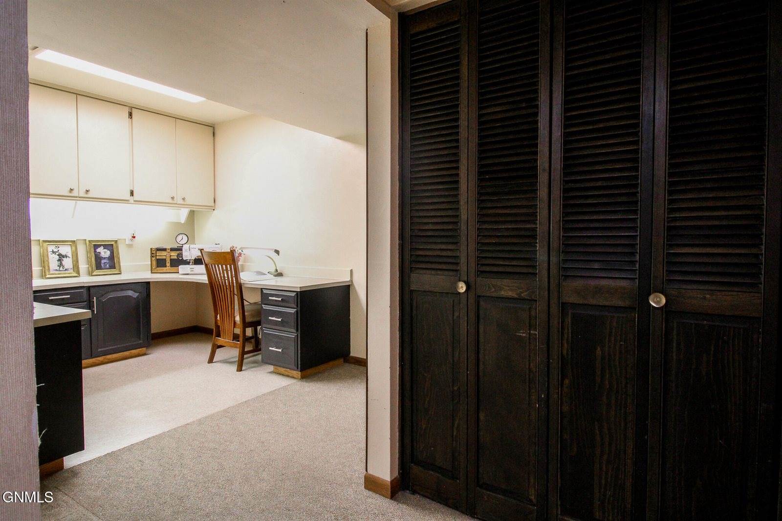 1108 N Parkview Drive, Bismarck, ND 58501