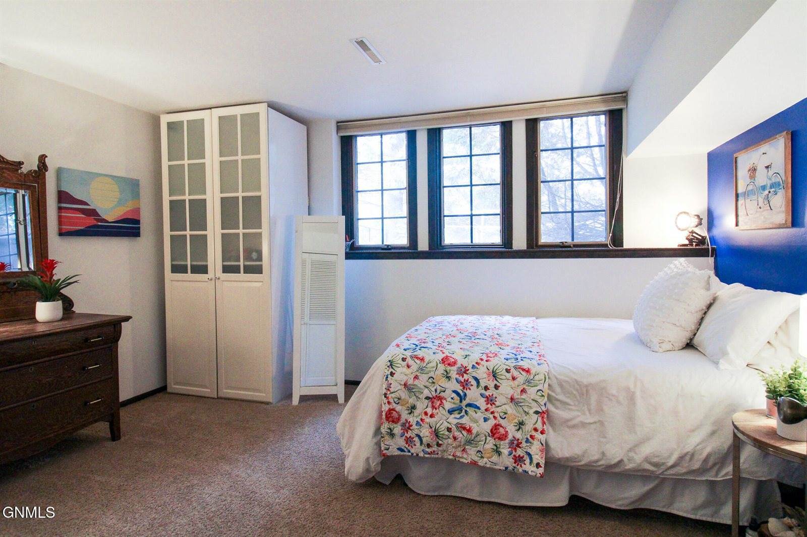 1108 N Parkview Drive, Bismarck, ND 58501