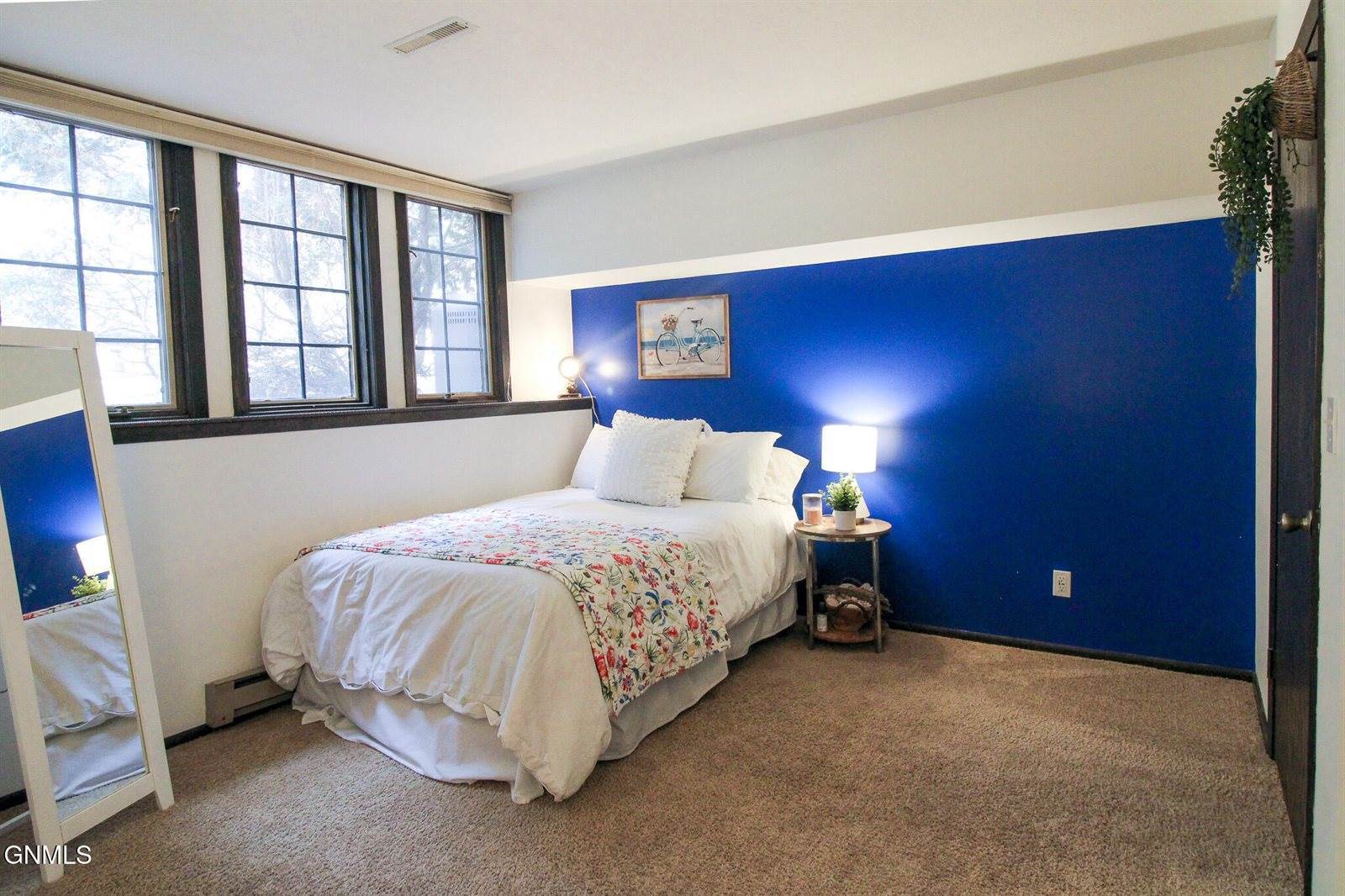 1108 N Parkview Drive, Bismarck, ND 58501