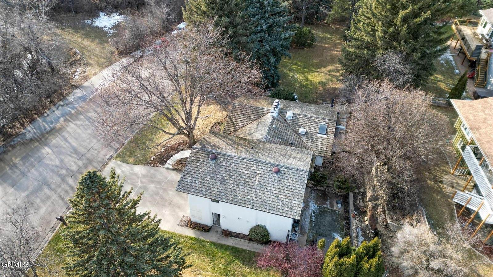 1108 N Parkview Drive, Bismarck, ND 58501