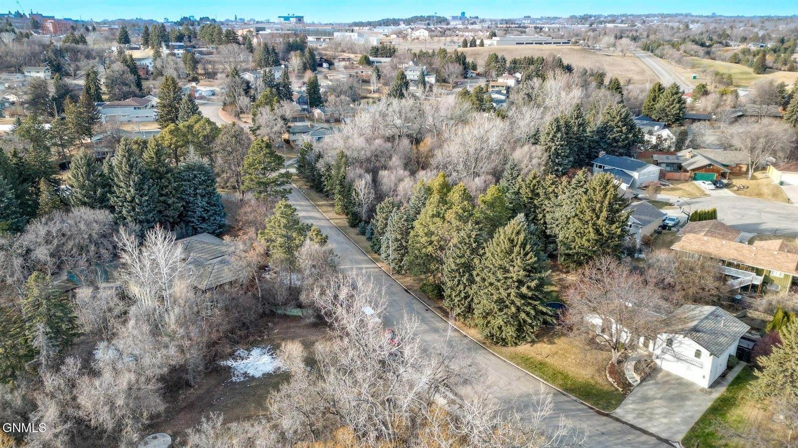 1108 N Parkview Drive, Bismarck, ND 58501