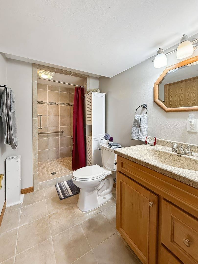 740 South Greenfield Drive, Freeport, IL 61032