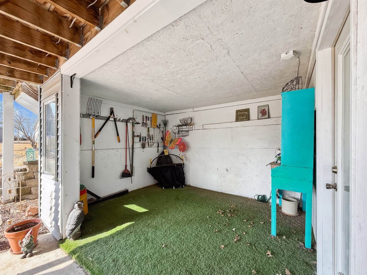 740 South Greenfield Drive, Freeport, IL 61032