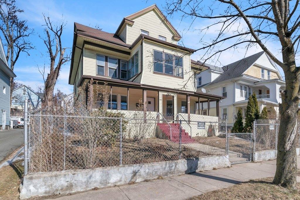 171 Massasoit St, Springfield, MA 01107