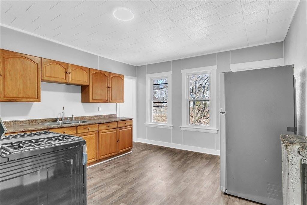 171 Massasoit St, Springfield, MA 01107