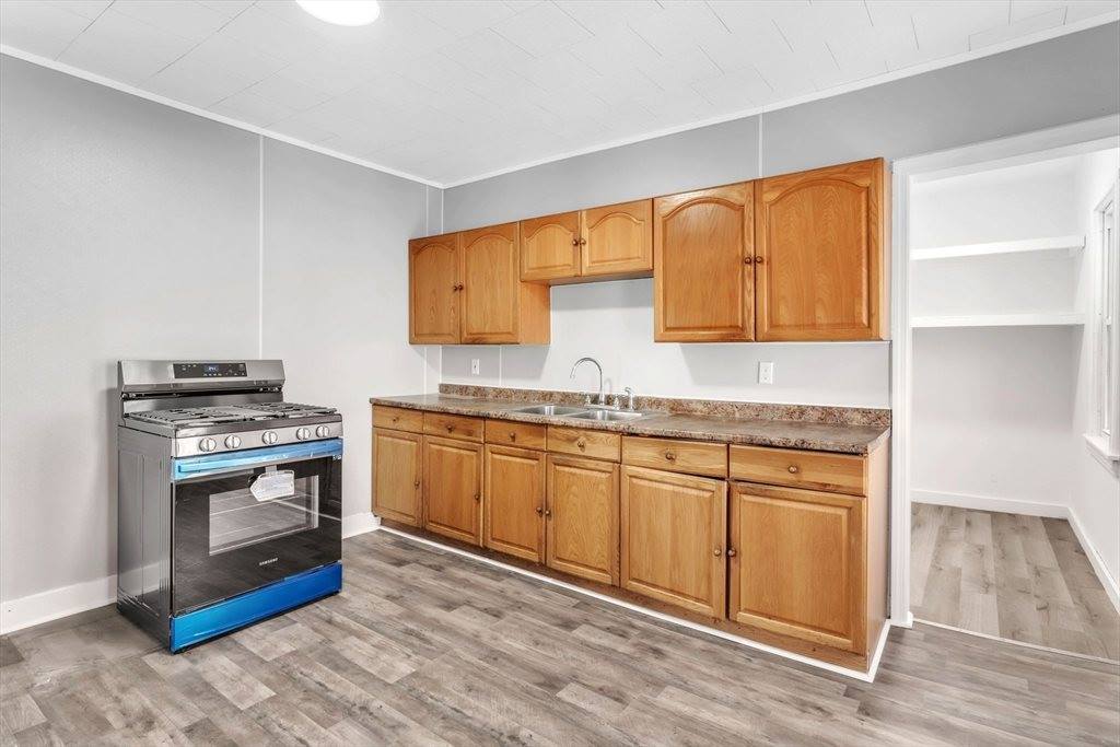 171 Massasoit St, Springfield, MA 01107