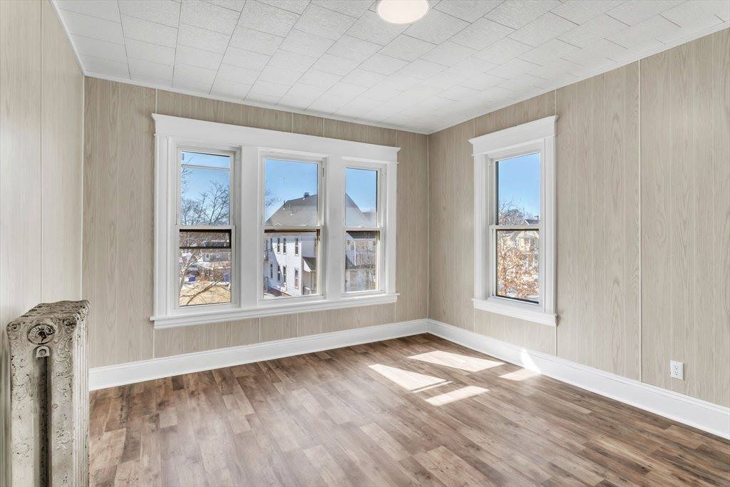 171 Massasoit St, Springfield, MA 01107