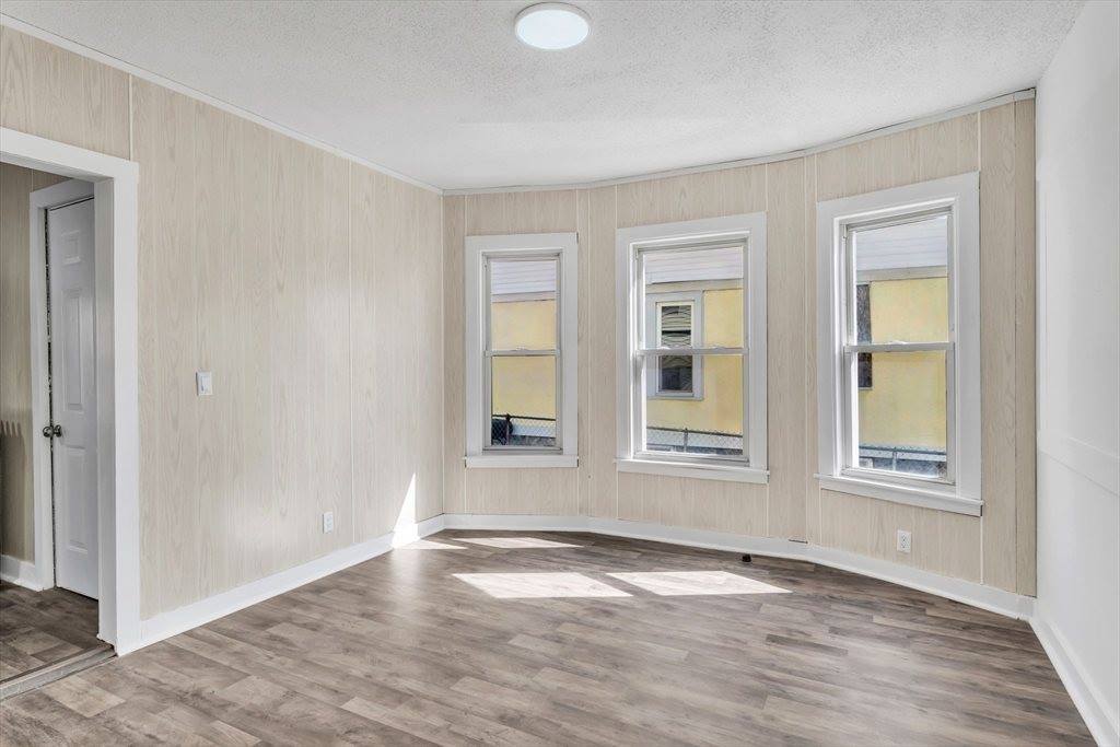 171 Massasoit St, Springfield, MA 01107