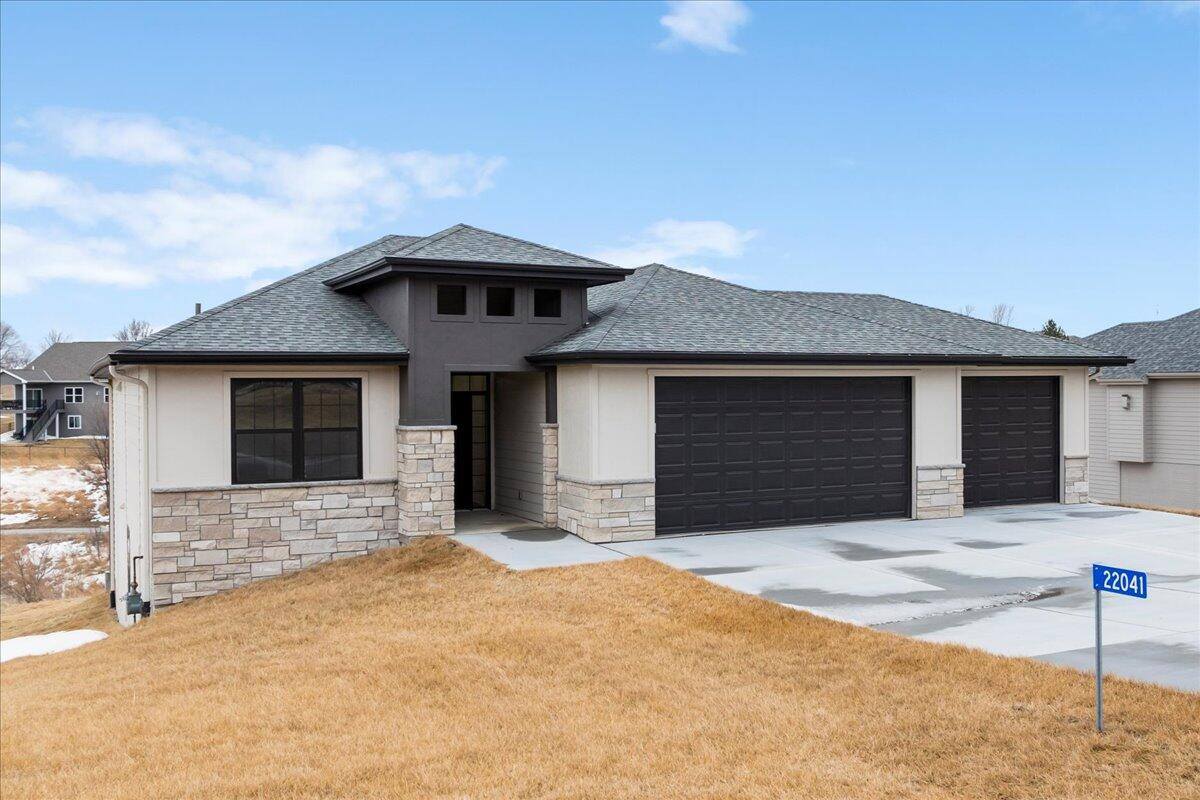 22041 Elderberry Road, Glenwood, IA 51534