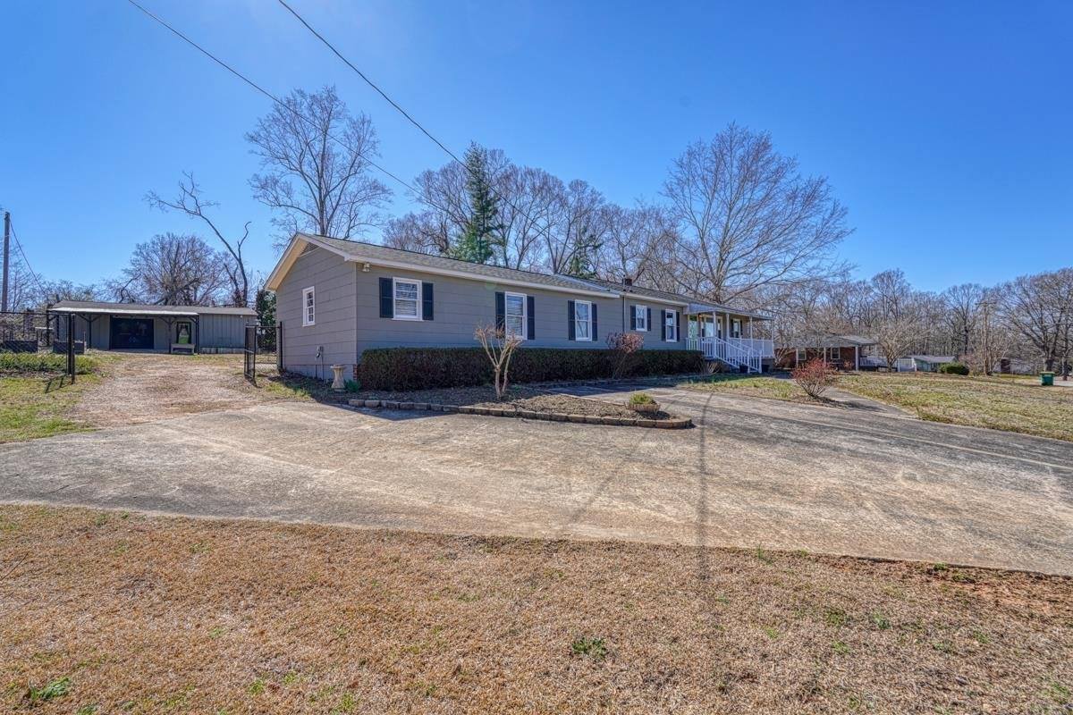 143 Greenway, Cowpens, SC 29330