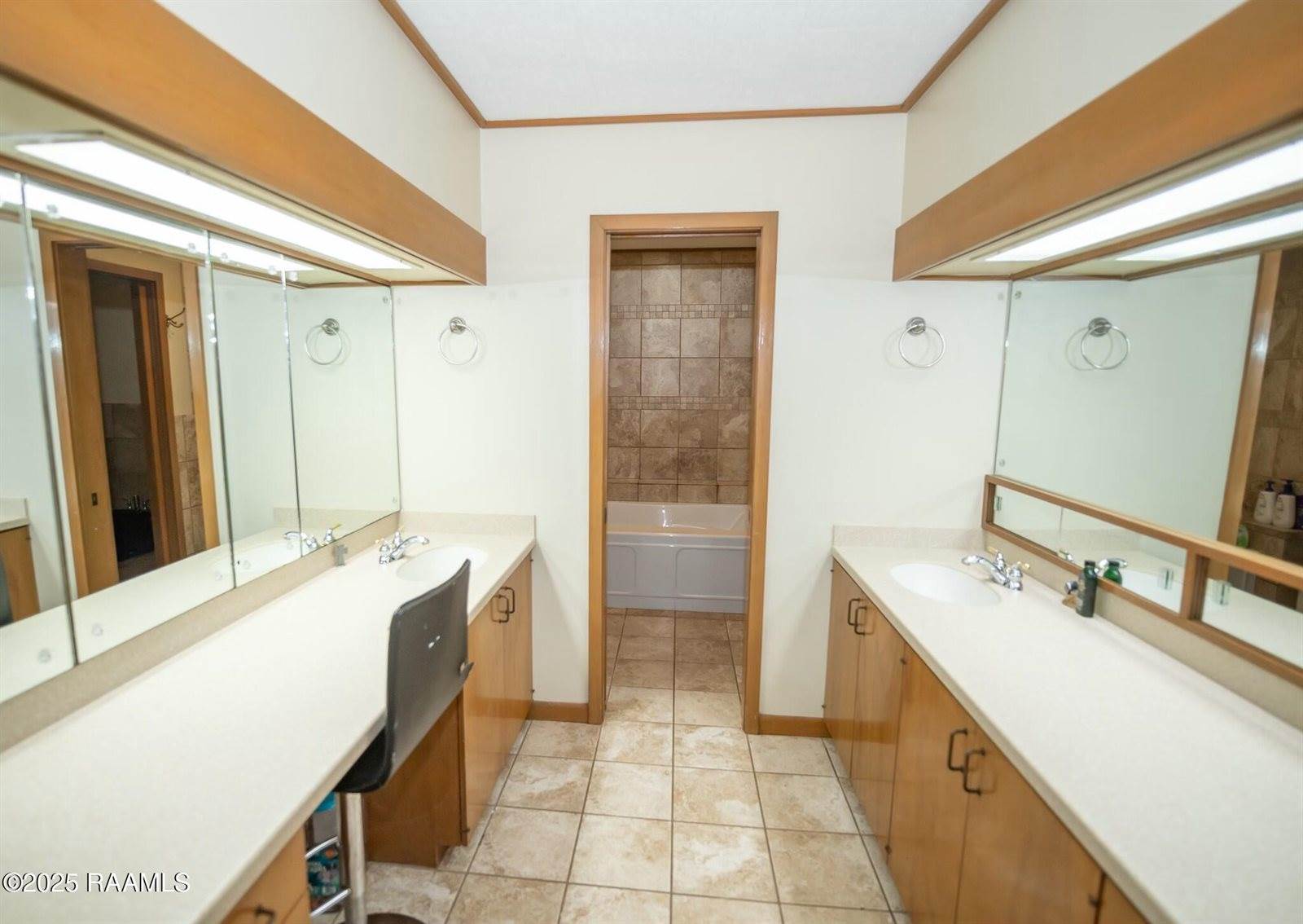 2675 Pine Point Road, Ville Platte, LA 70586