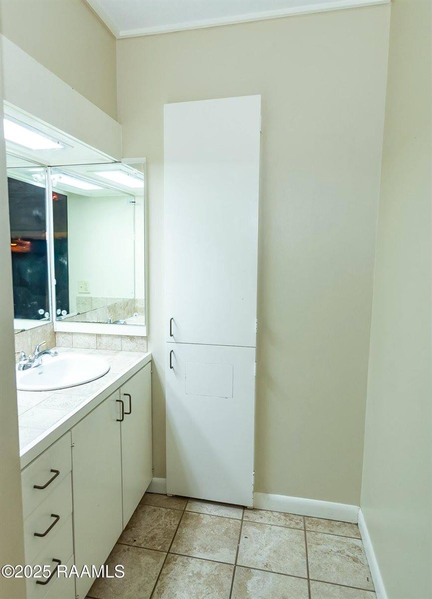 2675 Pine Point Road, Ville Platte, LA 70586