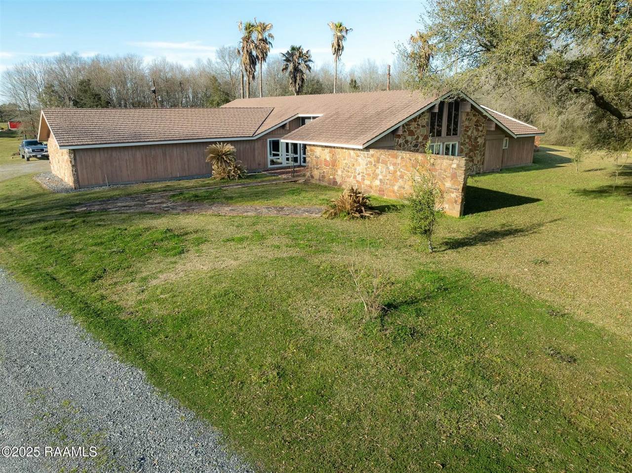 2675 Pine Point Road, Ville Platte, LA 70586
