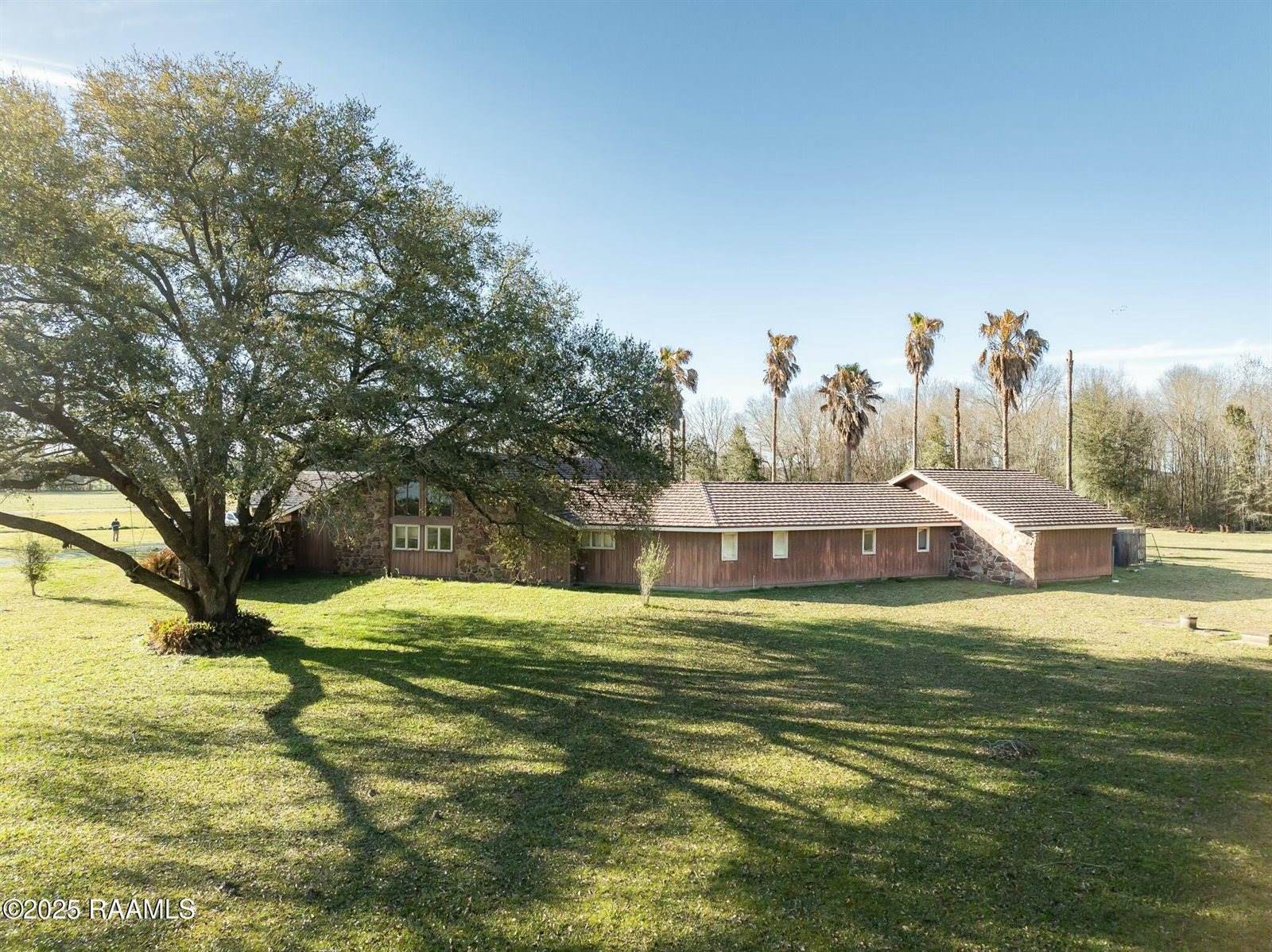 2675 Pine Point Road, Ville Platte, LA 70586