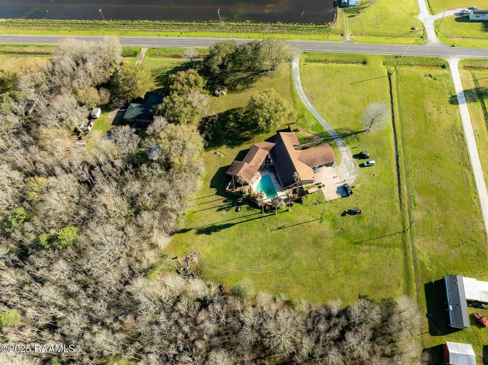2675 Pine Point Road, Ville Platte, LA 70586