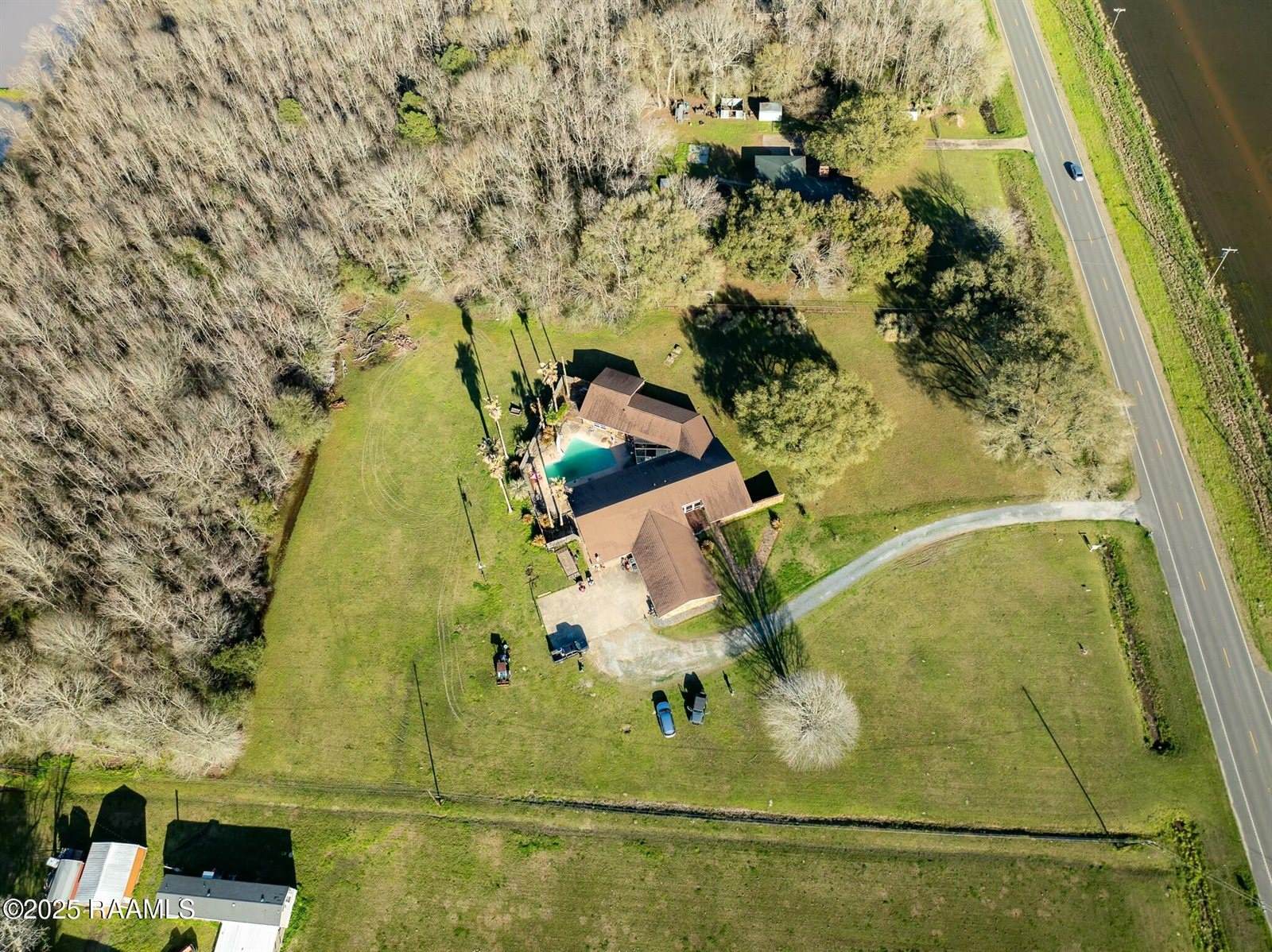 2675 Pine Point Road, Ville Platte, LA 70586