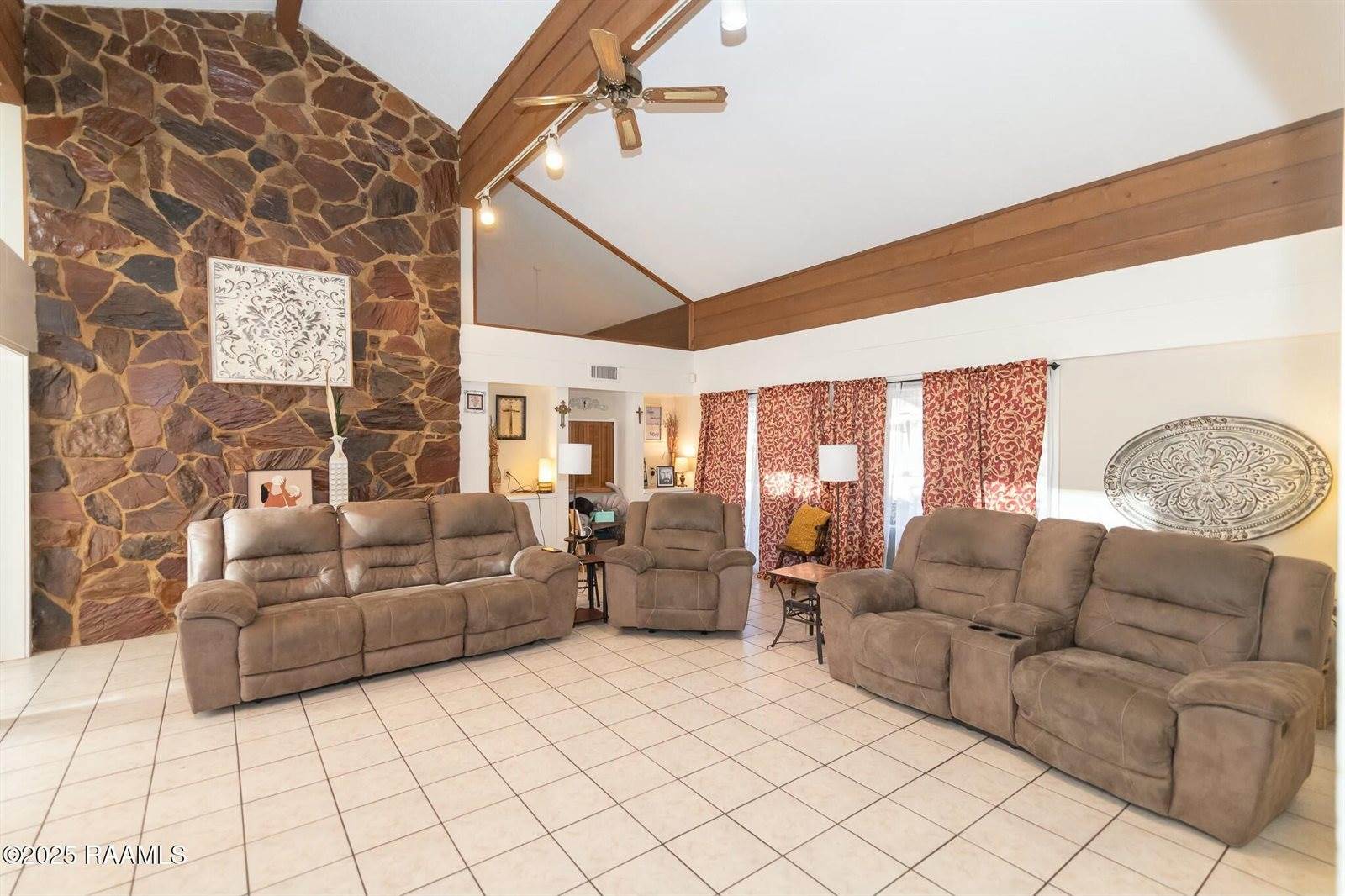 2675 Pine Point Road, Ville Platte, LA 70586