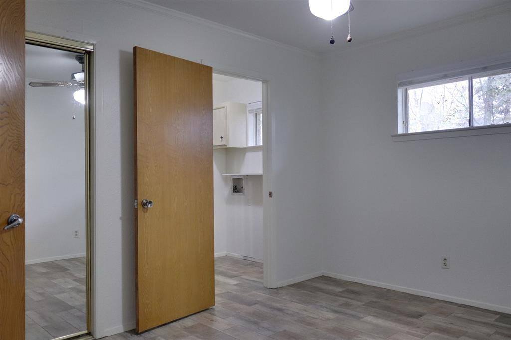 108 Crestwood Circle, Enchanted Oaks, TX 75156