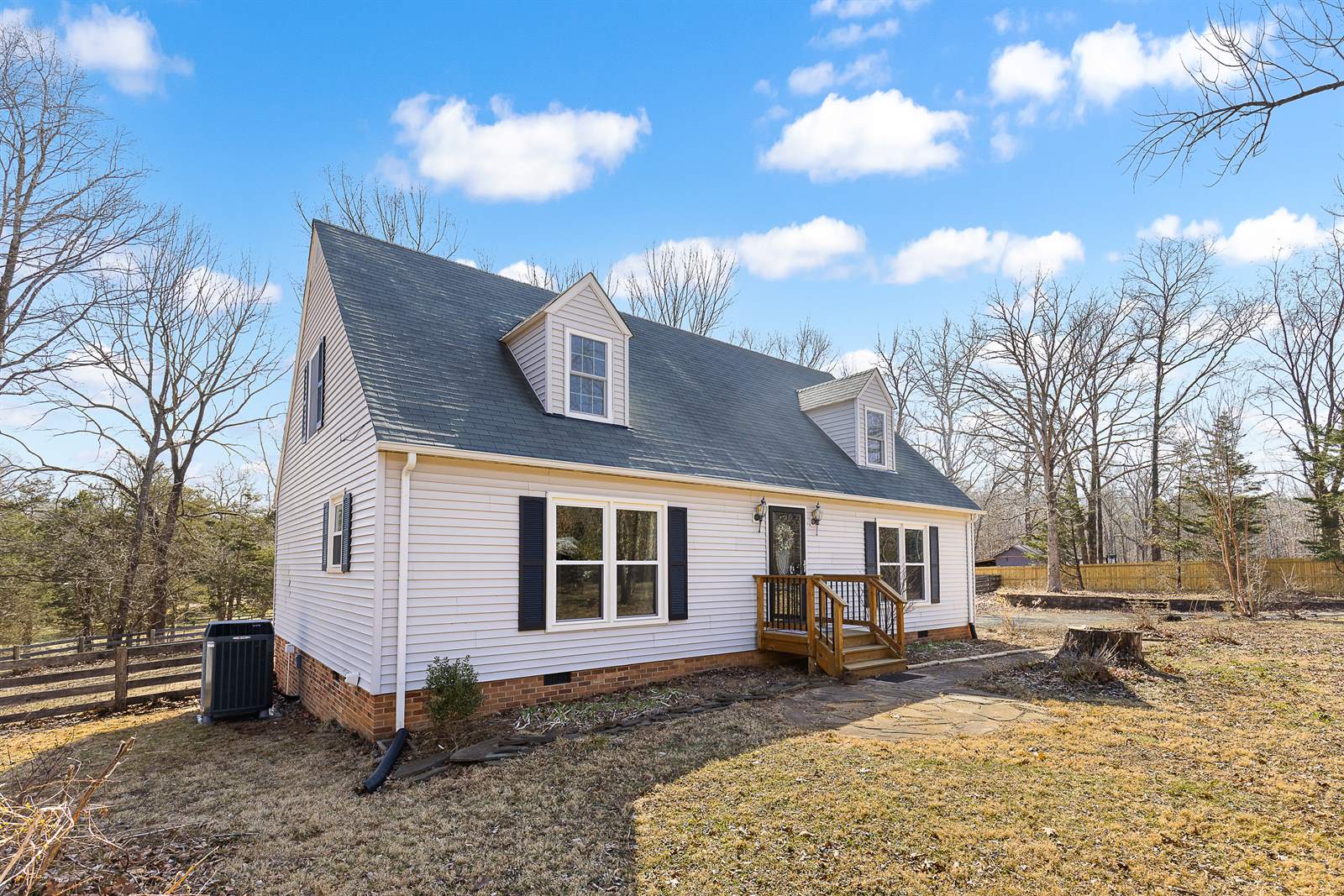 8301 Kines Rd, Warrenton, VA 20187