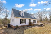 8301 Kines Rd, Warrenton, VA 20187