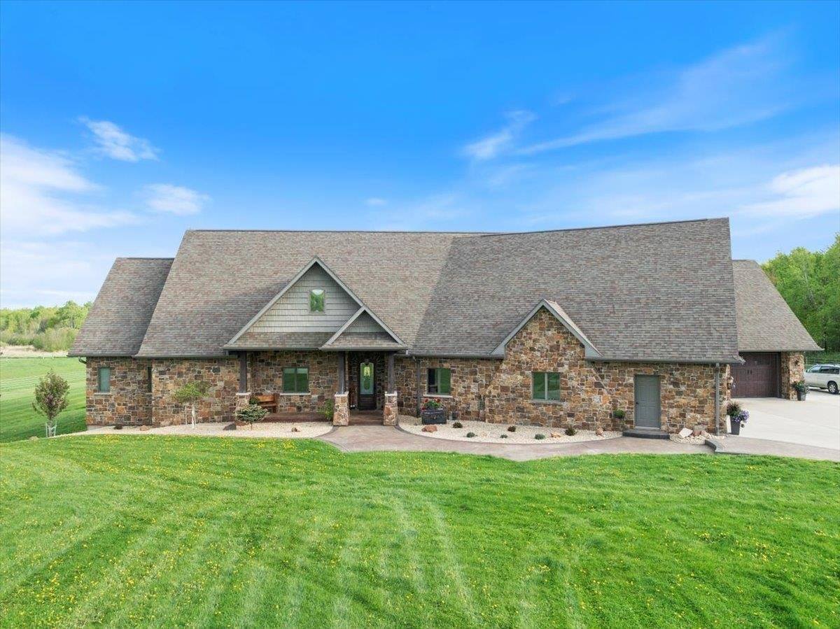 9073 Richfield Drive, Marshfield, WI 54449