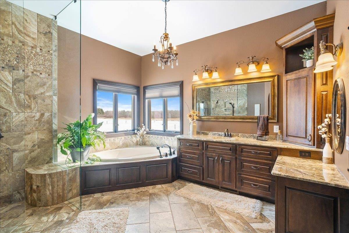 9073 Richfield Drive, Marshfield, WI 54449